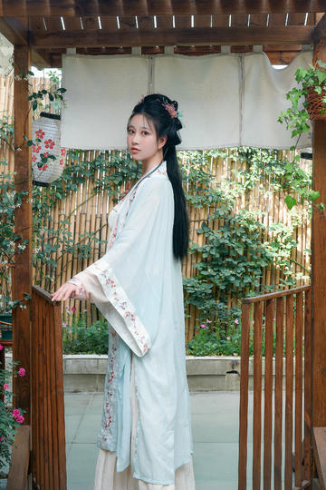 杨子调侃黄圣依的名字